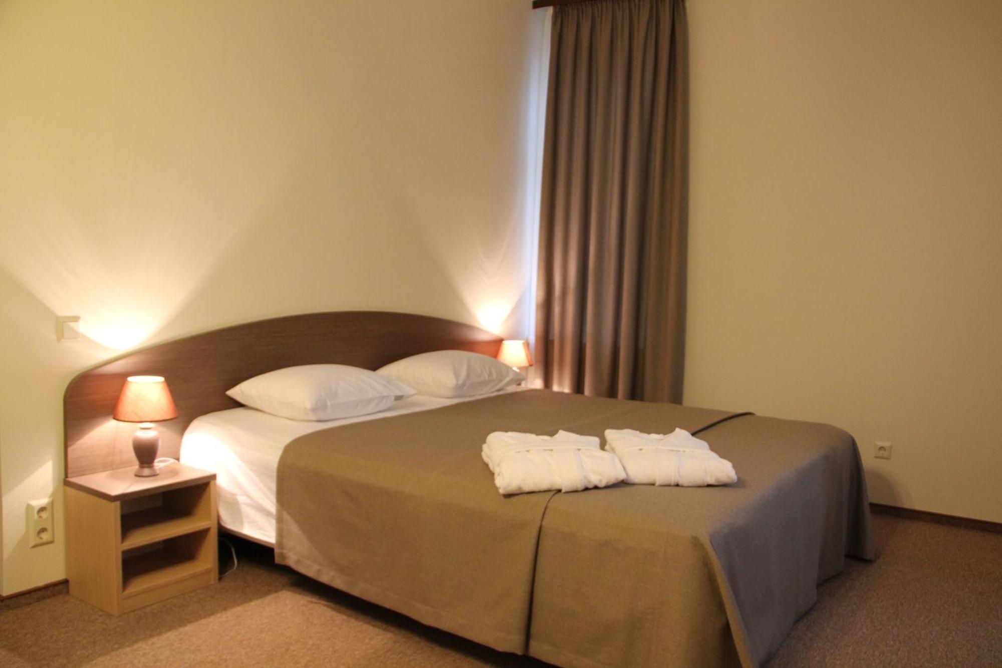 Dzintars Hotel Юрмала Экстерьер фото