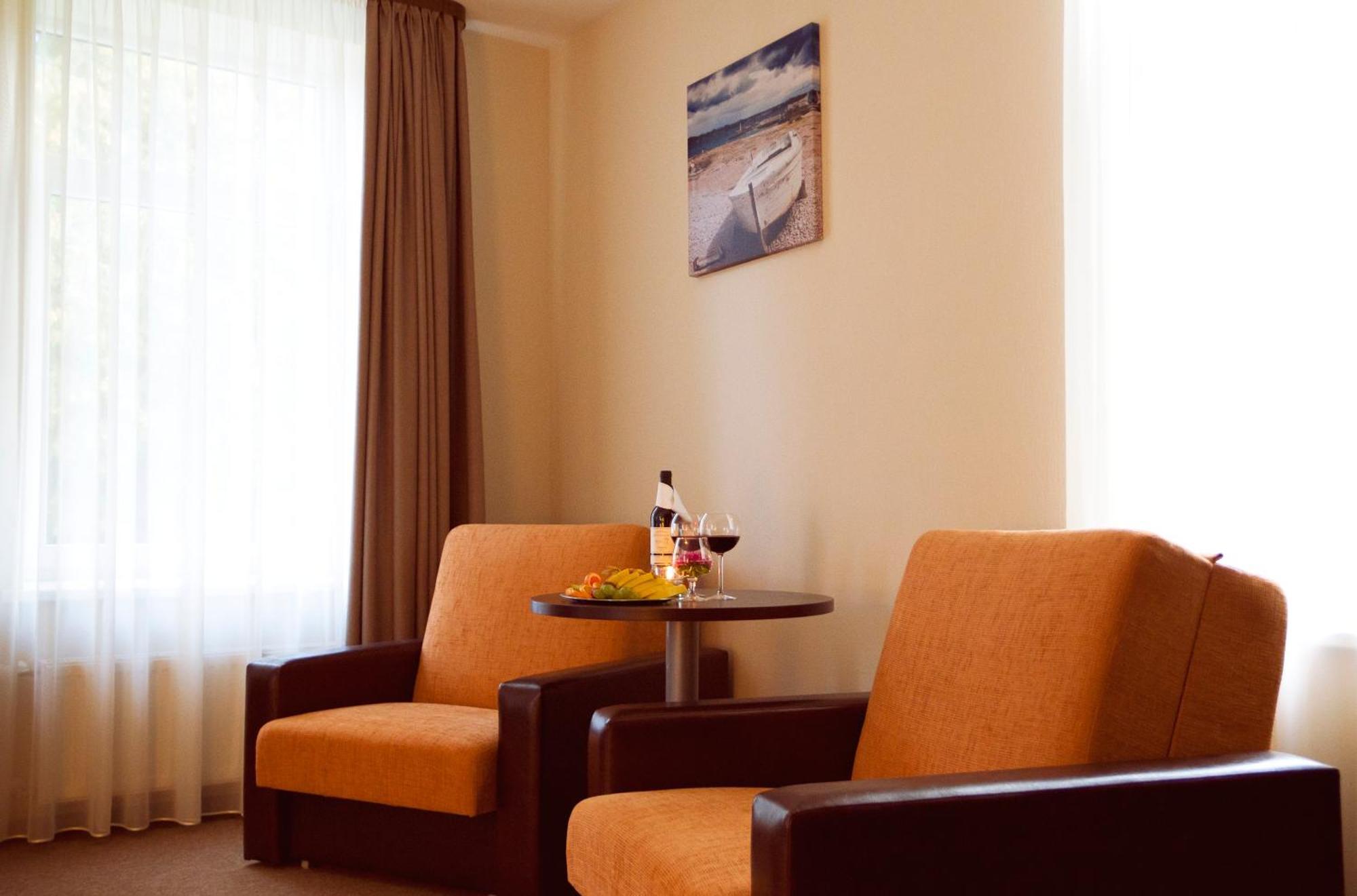 Dzintars Hotel Юрмала Экстерьер фото
